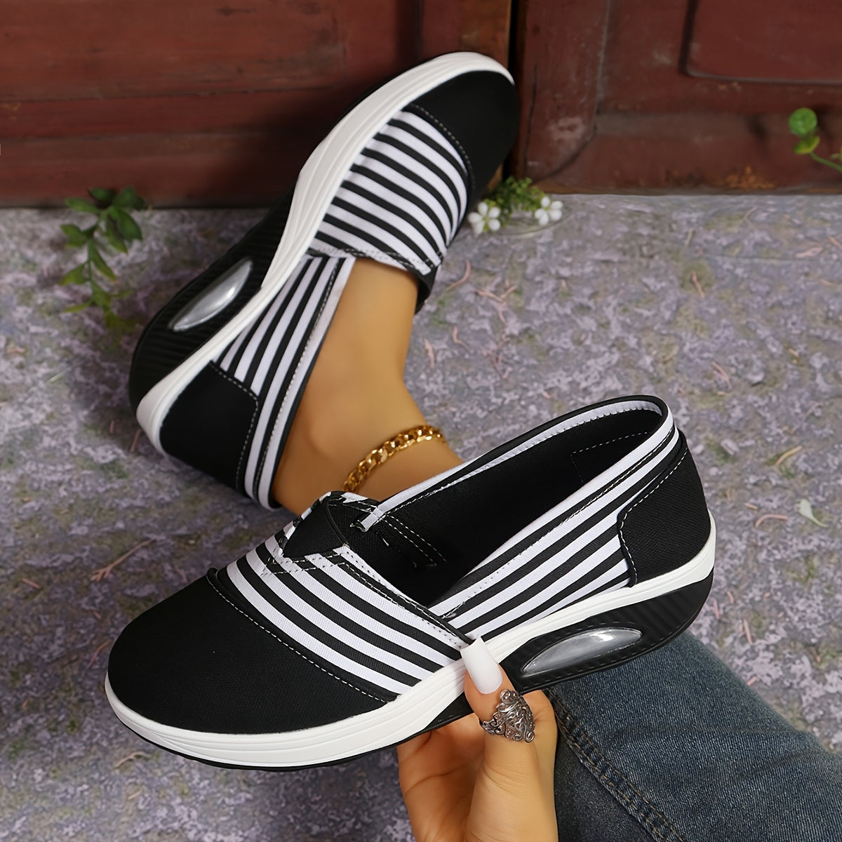 | Ortopedyczne trampki w paski