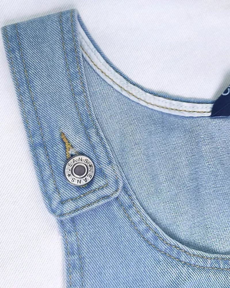| Letnia sukienka z denimu o korzystnym kroju