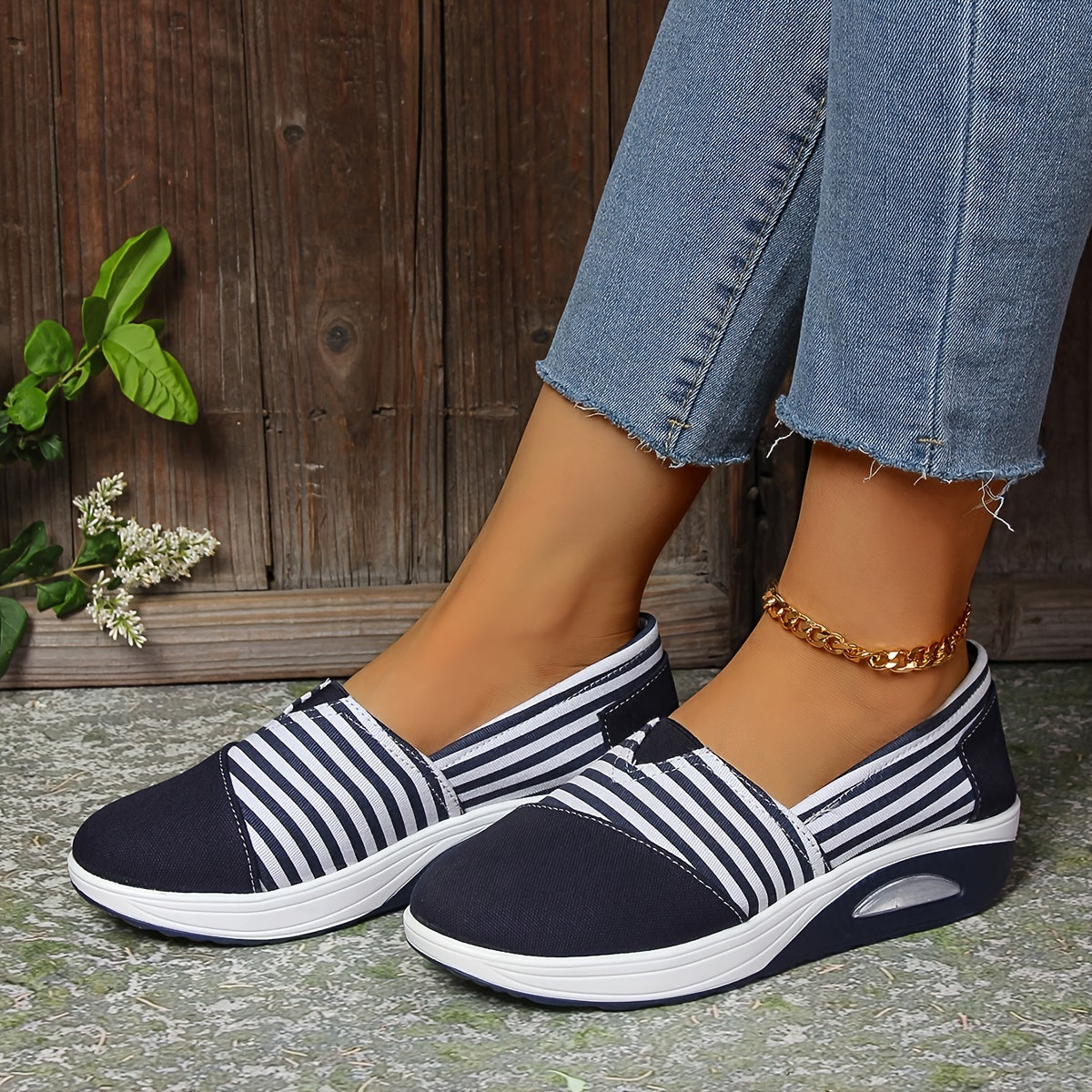 | Ortopedyczne trampki w paski