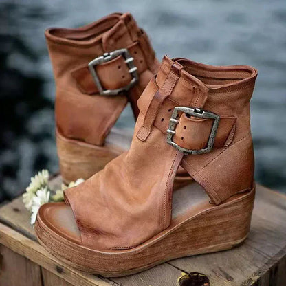 | Sandały Na Koturnie Z Klamrą W Stylu Boho